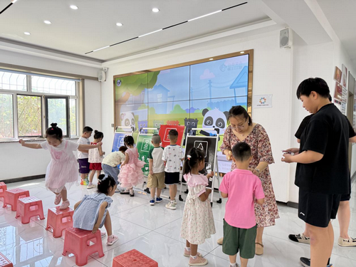 1784690855107112.png 阳光社区开展暑期儿童文明实践活动2_副本.png