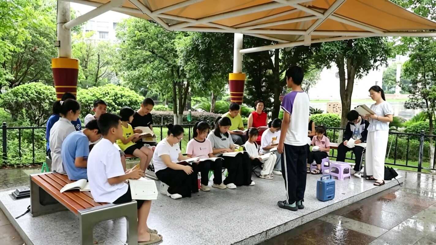 1784850706367513.jpg 伍莉诵读 12 (4).jpg