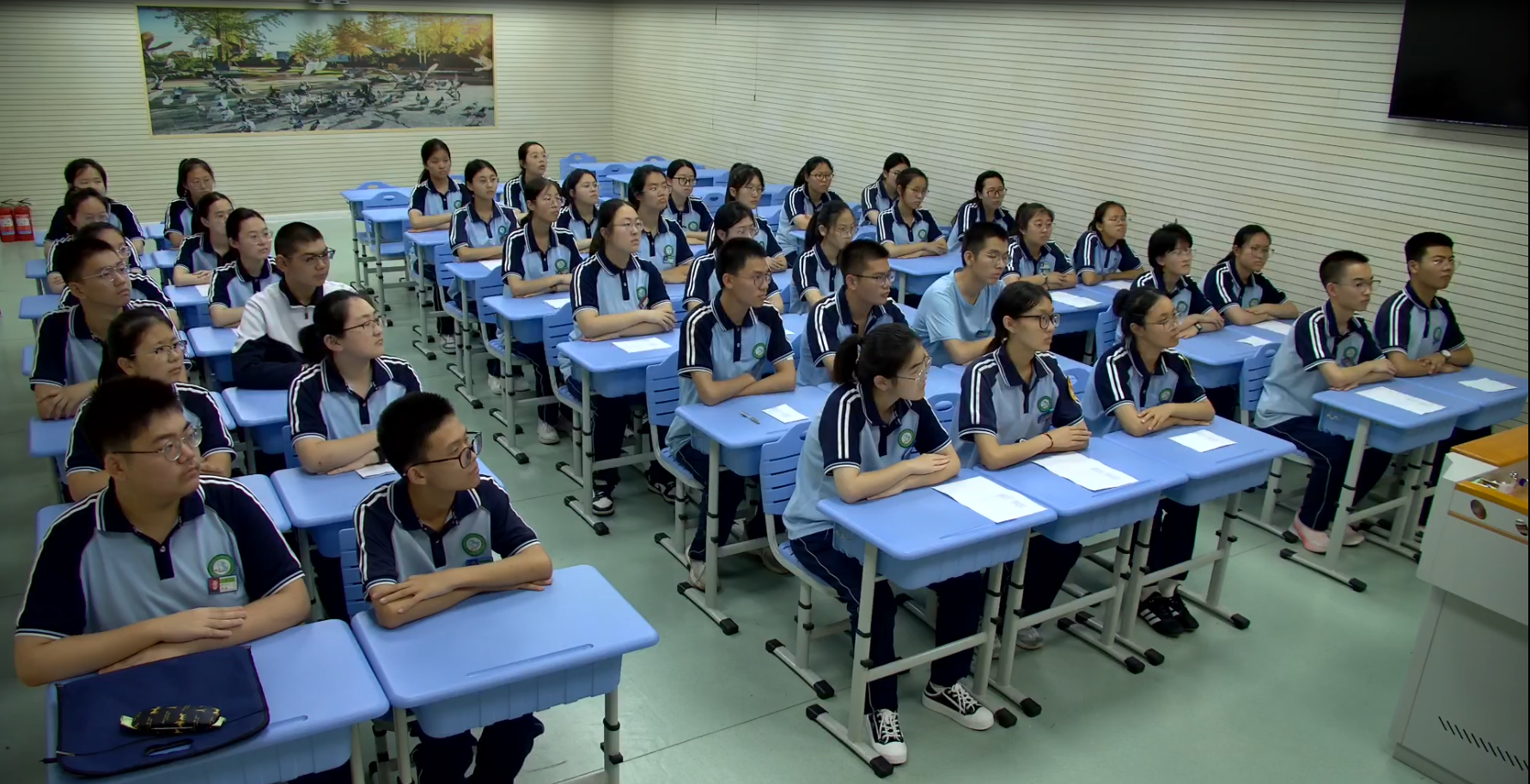 1784875160207081.png 学生图1.png