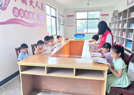 1785202062847270.jpeg 2集体阅读课堂.jpeg