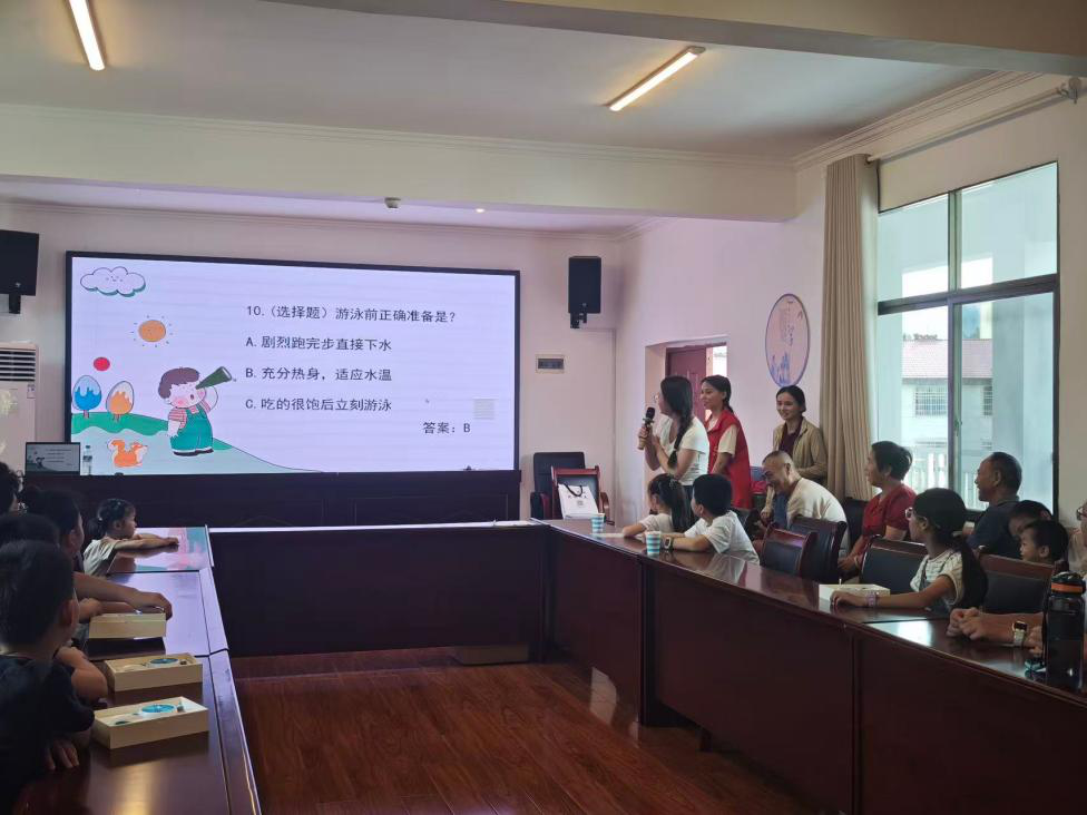 1785295659899872.png 开展“防溺护童心 趣玩聚邻里”特色关爱活动。2.png