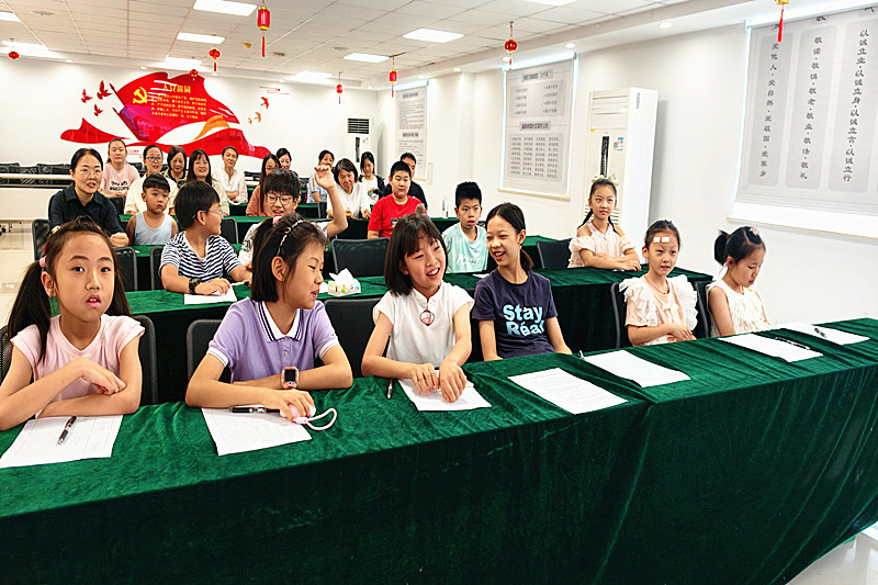 1785298627634093.jpg 江苏省南京市玄武区孝陵卫街道盛和家园社区关工委:欢乐一夏寻红迹,亲子擂台争霸主(3).jpg
