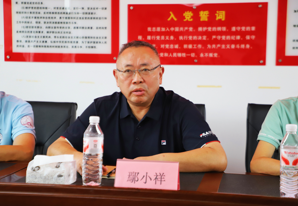 红助学表彰图六.jpg
