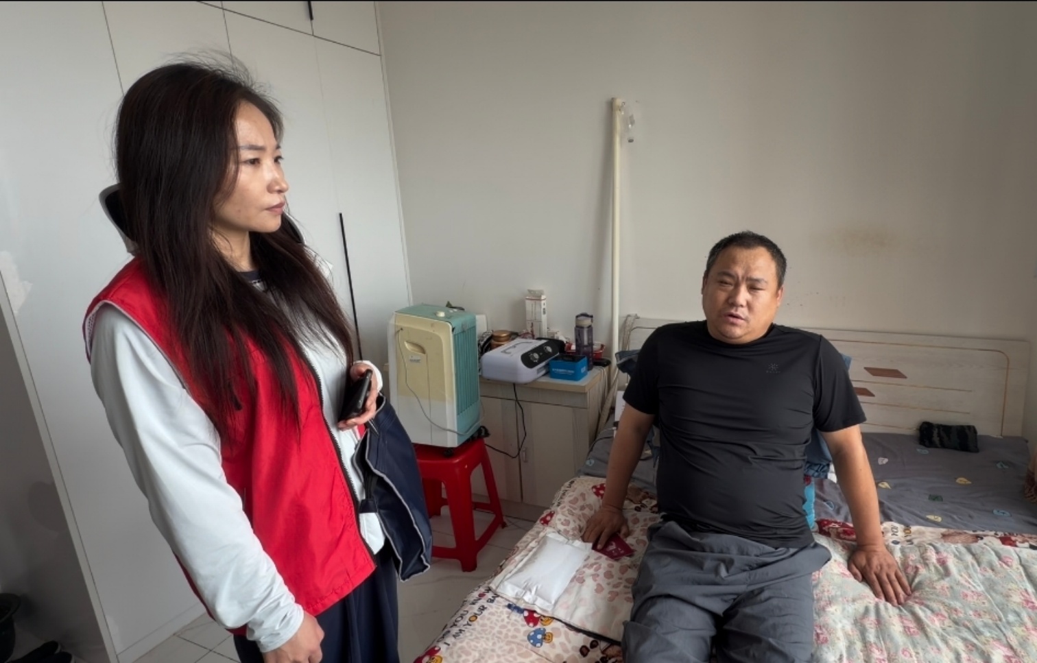 1785375109870585.jpg 西城街道如意东社区关工委“暖心慰问送关怀,志愿服务暖人心”慰问残疾人,老人好的照片2_副本.jpg