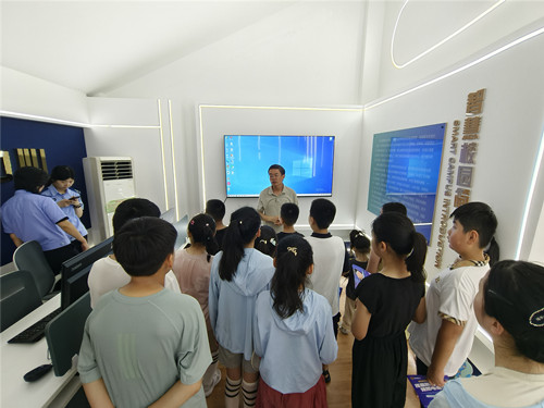 1785381901240852.jpg 刘继武_副本.jpg