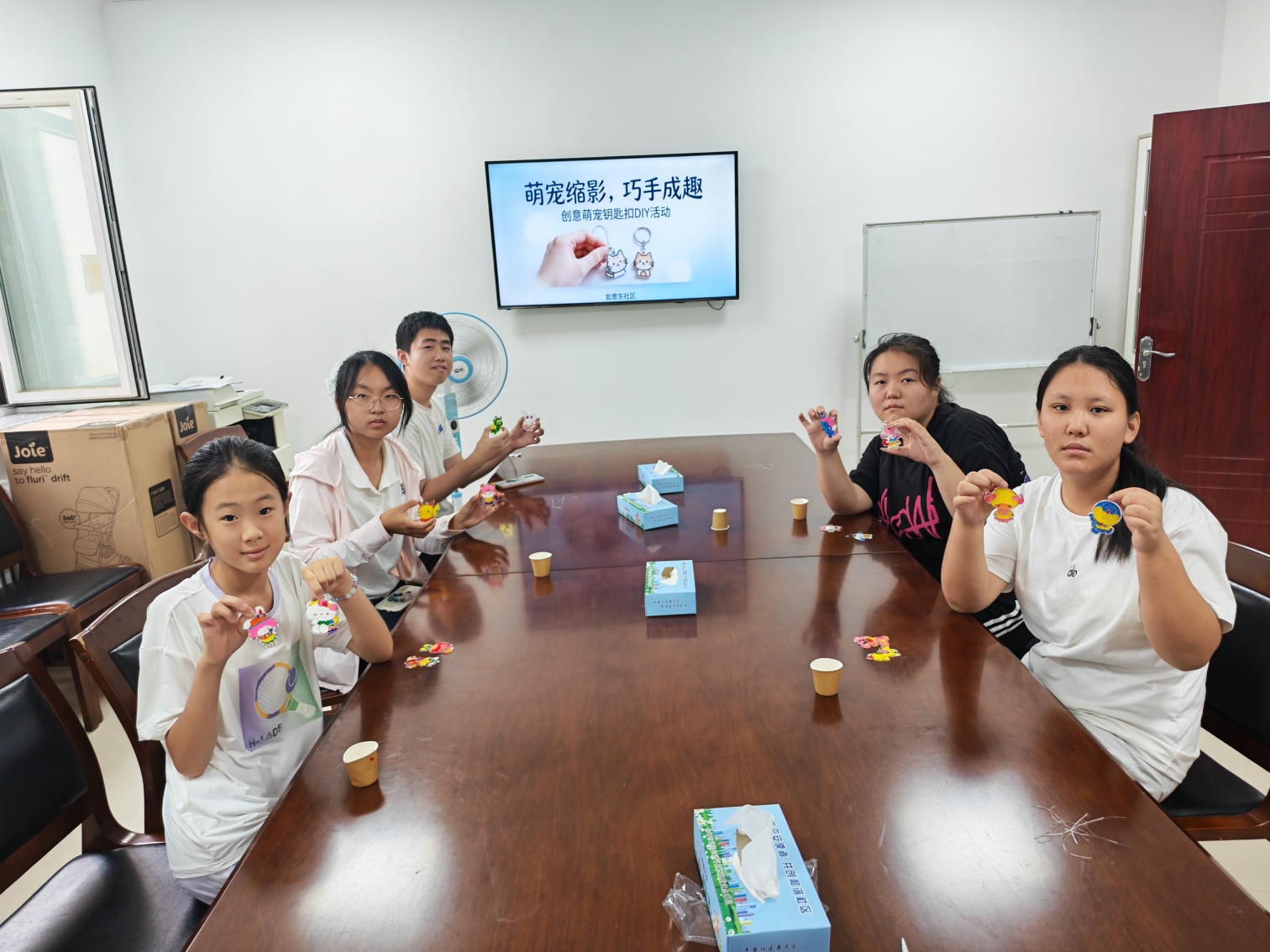 1786087388256761.jpg 西城街道如意东社区关工委“萌宠缩影藏童趣,巧手生花润童心”少儿创作活动照片1_副本.jpg