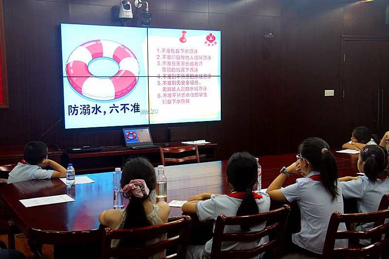 1786328393644187.jpg 玄武湖街道关工委联合开展青少年暑期安全教育宣讲活动(4).jpg