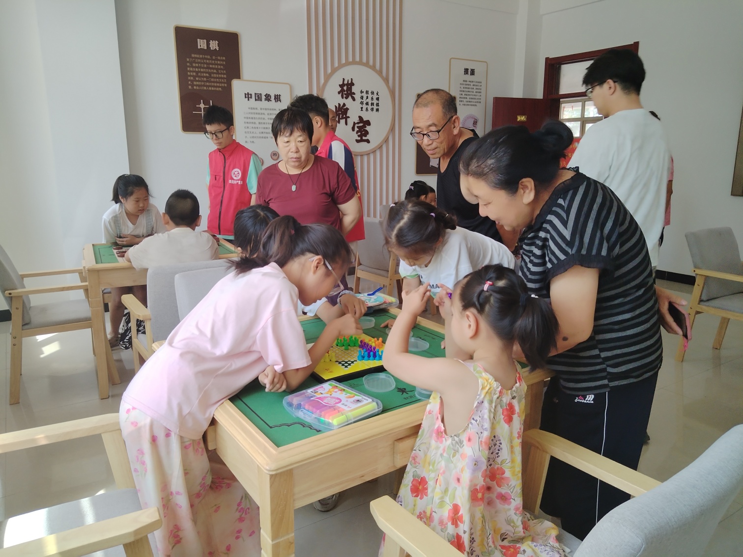 马林街道红庙社区关工委开展““欢乐暑假，智趣游戏大比拼”趣味活动照片1_副本.jpg