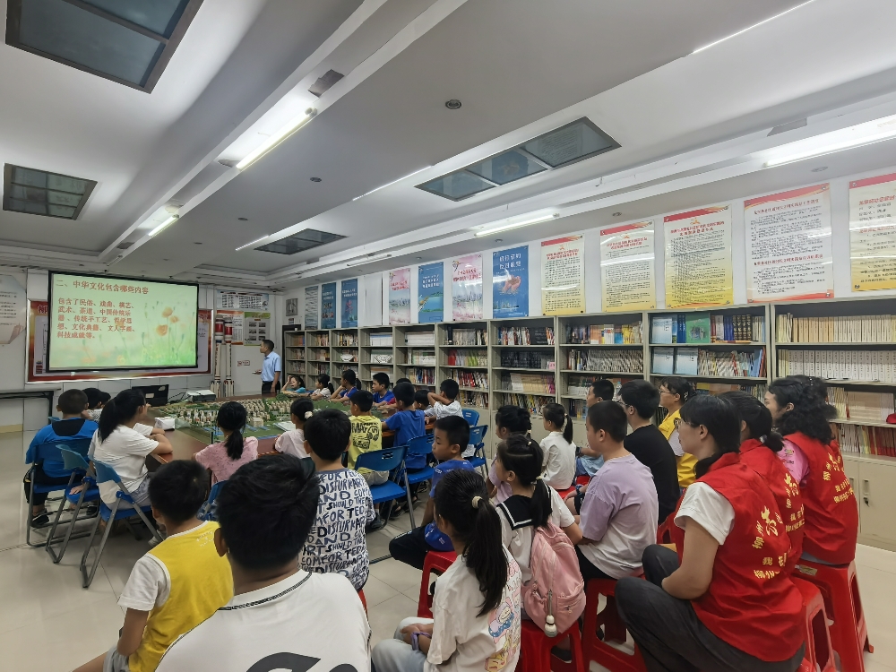 1787189848803333.jpg 【弘扬中华传统文化 争做知书达理少年】贺老师深入浅出阐释中华传统文化的本质.jpg
