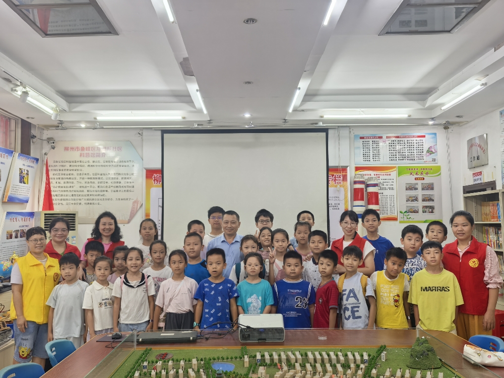 1787189855375773.jpg 【弘扬中华传统文化 争做知书达理少年】活动合影.jpg