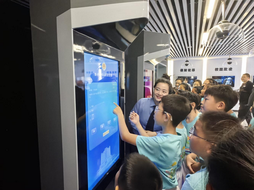1787621963668581.png 检察院开展开放日活动1_副本.png