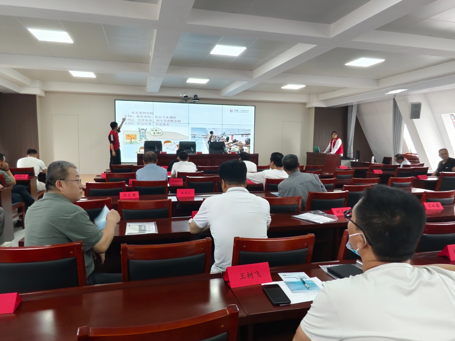 1787627714303658.jpg 元宝山区民政局关工委、草原蓝哈达协会关工委联合开展”筑牢假期安全防线,守护少年平安夏日“安全教育活动照片2_副本.jpg