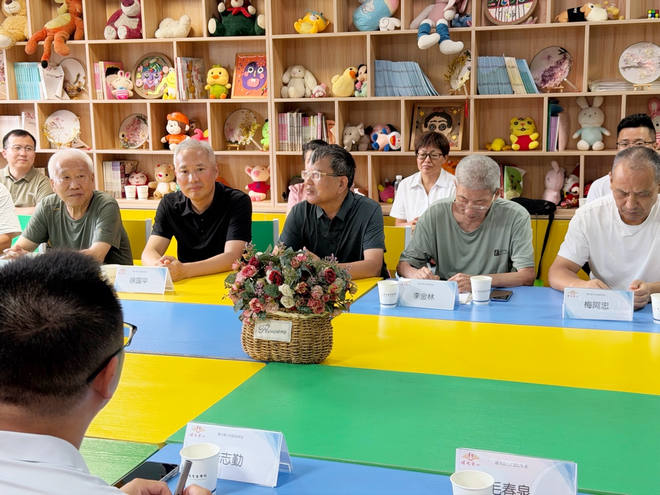 吴江区曙光爱心奖励（助）学金举行第十三次发放仪式2.png