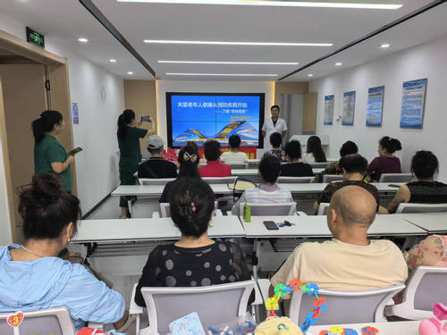 1787726037253508.jpg 二纺社区开展健康义诊活动1_副本.jpg