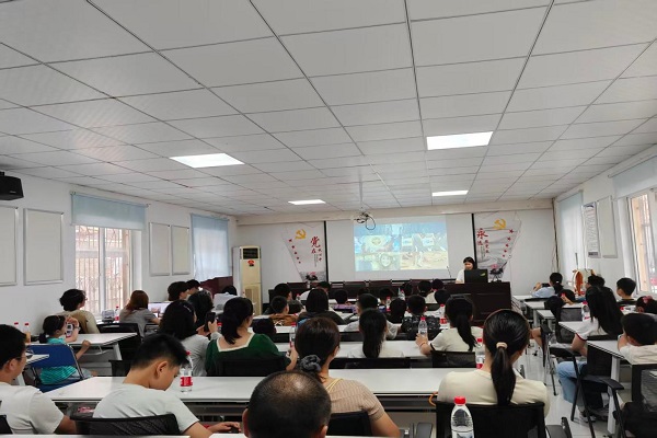 1787791903361885.jpg 大学生.jpg