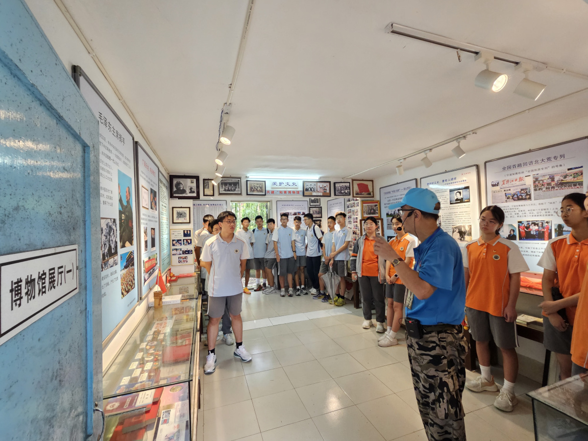 1788308532304552.jpg 九龙湖镇杜夹岙村关工委组织青少年参观知青红色历史家风馆3.jpg