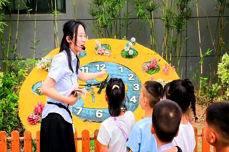 1788486392531870.jpg 江苏省南京市江宁区淳化街道南京市月华路小学关工委开展一年级新生入学家长见面会(5).jpg