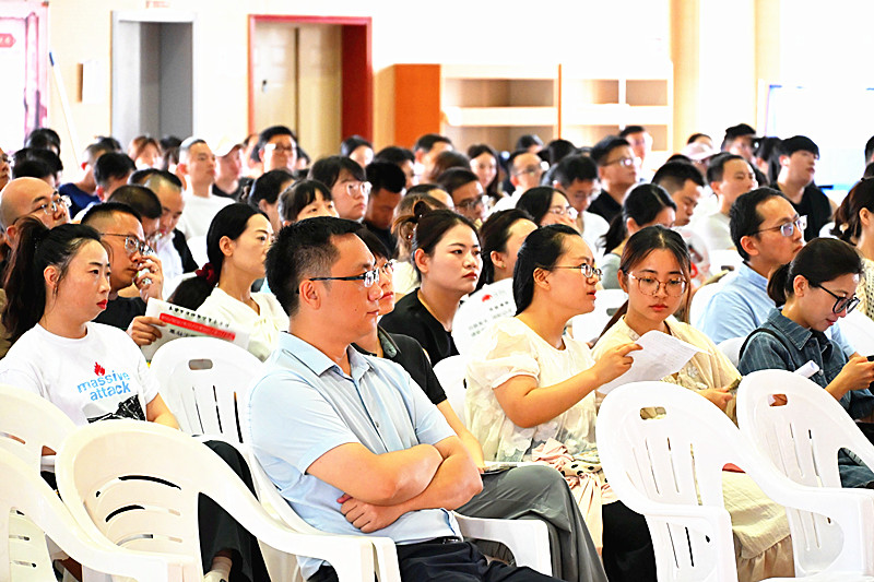 1788654920824210.jpg 江苏省南京市江宁区南京市翠屏山小学关工委开展2026级新生报到仪式(2).jpg