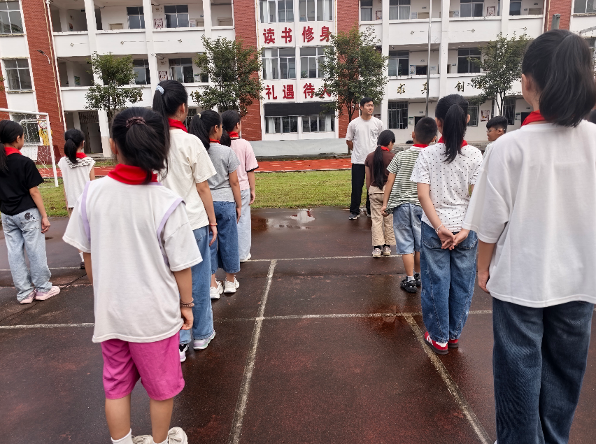 1788855107209413.png 福建省漳州市长泰区坂里中心小学开展纪念红军长征胜利90周年主题教育1.png