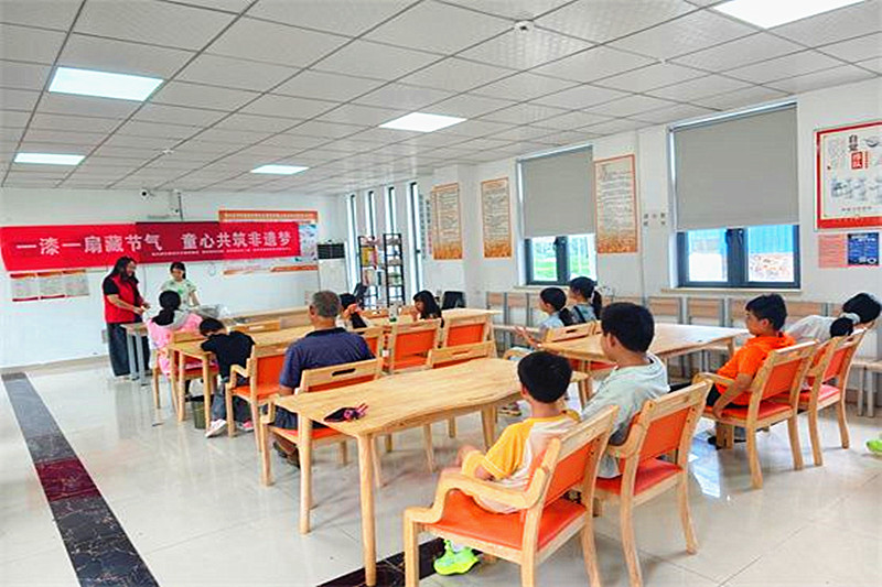 江苏省南京市溧水区和凤镇吴村桥村关工委开展“一漆一扇藏节气，童心共筑非遗梦”主题活动(1).jpg