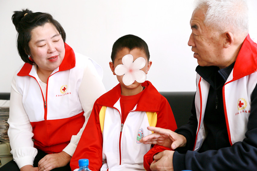 1789286900643472.jpg 民政局关工委、草原蓝哈达志愿者协会关工委开展“守护童心暖相伴”慰问活动照片2_副本.jpg