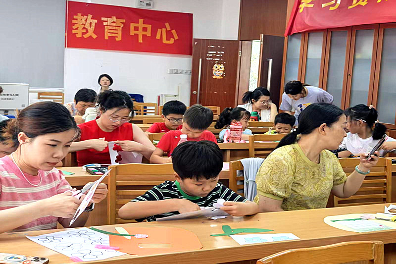 1789298505485651.jpg 江苏省南京市鼓楼区江东街道银城花园社区开展“恩师如花,岁岁芬芳”教师节活动(1).jpg