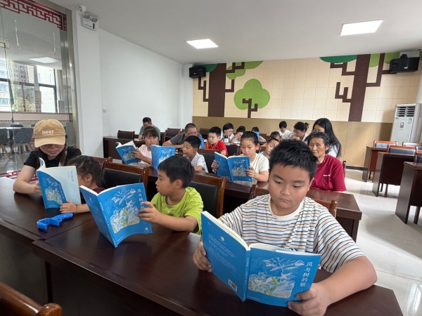 1789355099296490.jpg 风与树的歌封面.jpg