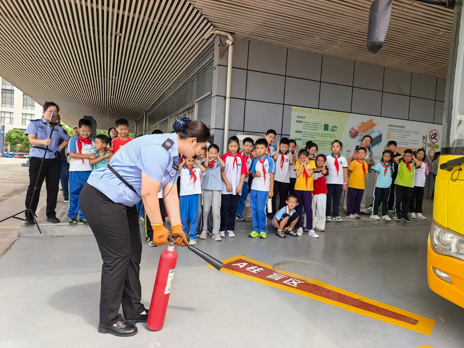 1789444667507206.jpg 任城区关工委组织开展青少年交通安全研学活动.jpg