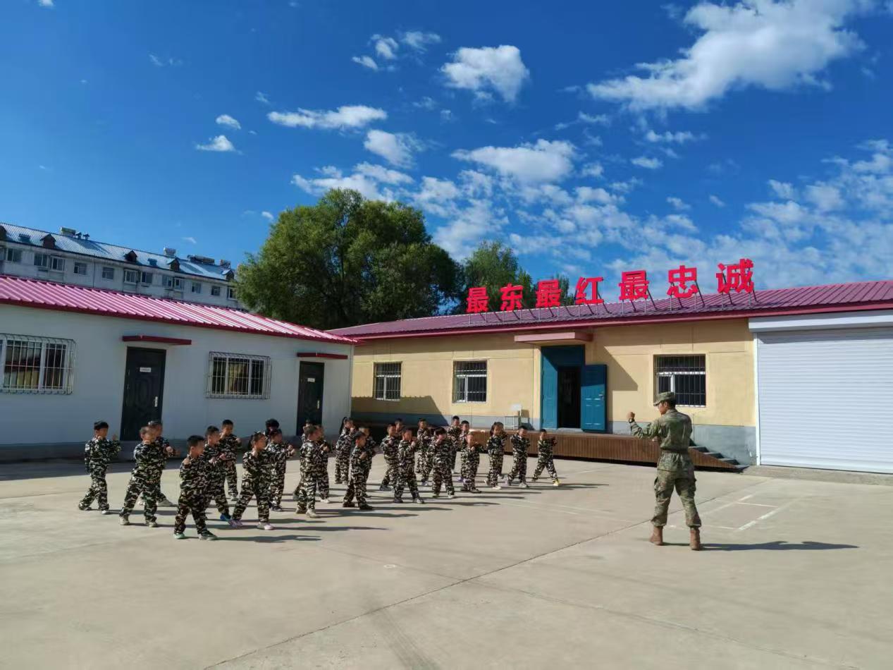 1789543320856288.jpg 红岗区红岗街道关工委联合区武装部、蓝天幼儿园开展军营开放日主题实践活动.jpg