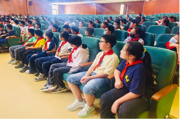 1789614076153994.jpg 鲈乡实验小学:用程开甲与“两弹一星”精神点亮思政课堂2.jpg