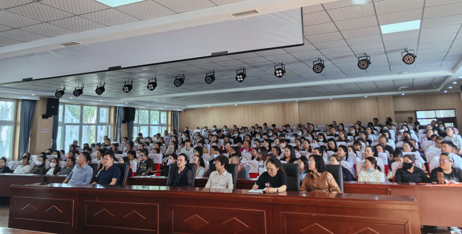 1789691357880882.jpg 星光小学关工委举办“守护学习初心,点亮成长之路”家庭教育培训活动照片4_副本.jpg
