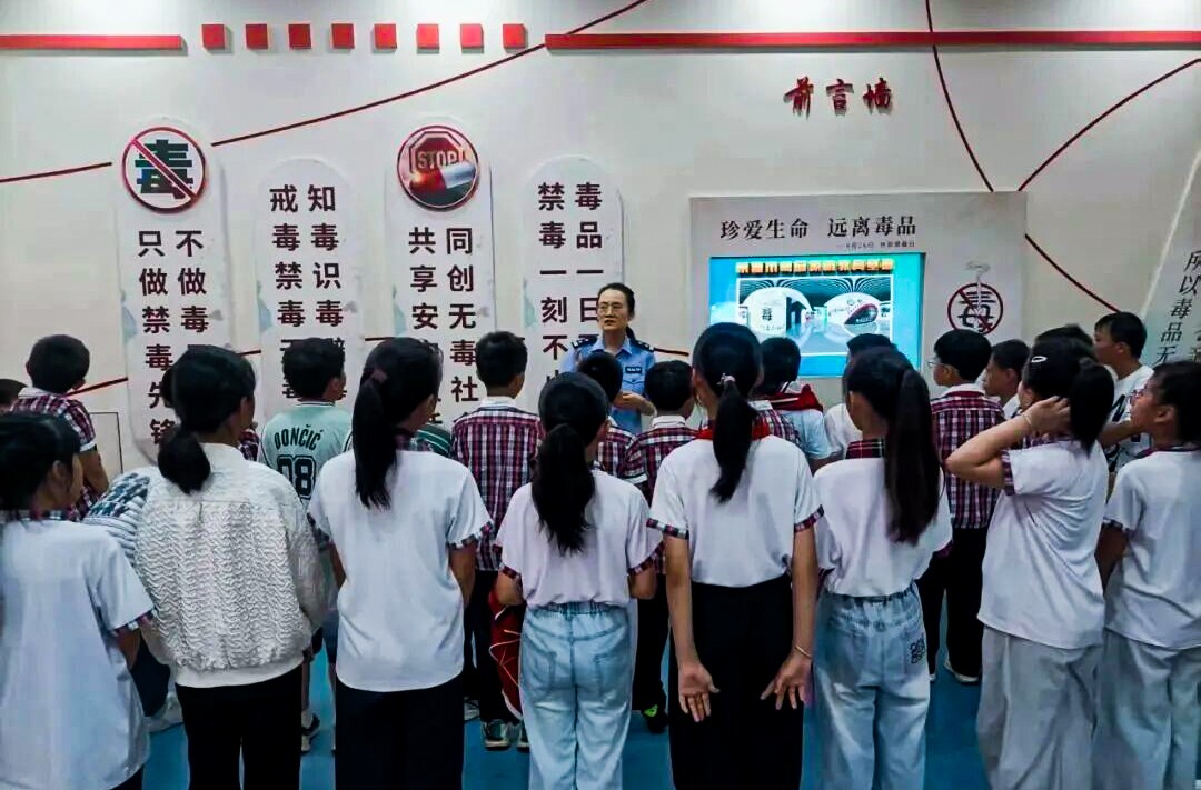 1789693674848859.jpg 人民路小学.jpg