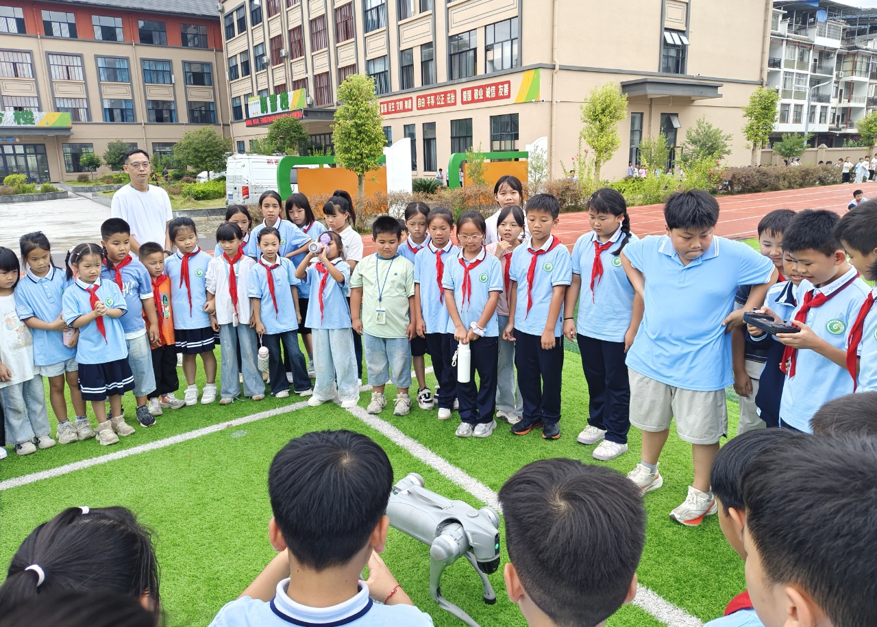 六小科普活动9.18_edit_1489786504821111.jpg