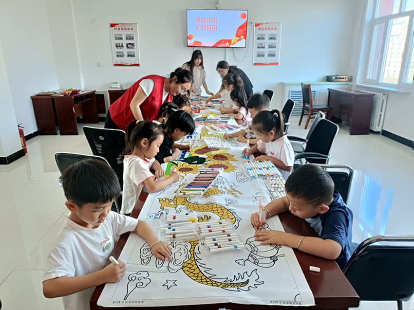 1790559887434467.jpg 西城街道阳光社区关工委、区第五幼儿园关工委“月满中秋,童趣传情”中秋主题活动照片3_副本.jpg