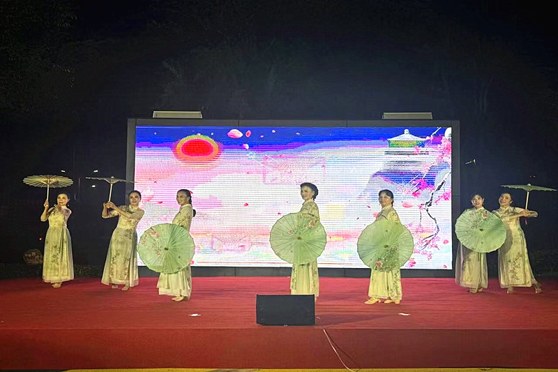 江苏省南京市玄武区玄武湖街道徐庄社区关工委举行“家国同庆，月圆徐庄”为主题中秋文艺汇演(2).jpg