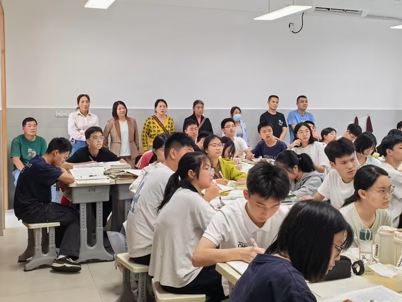 叙永一中家长会1.jpg
