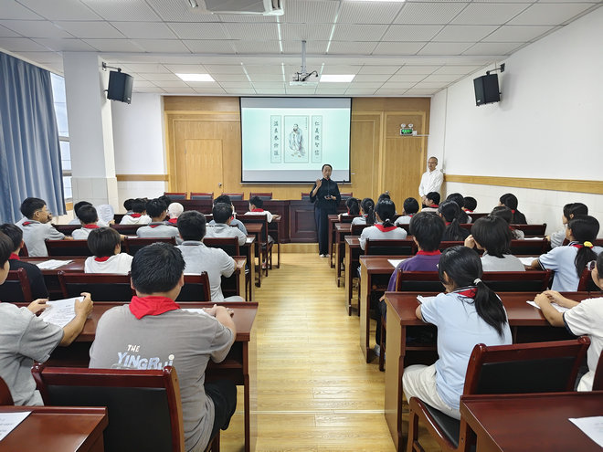 桃源中学关工委：礼敬至圣先贤 诵读经典修身2.jpg