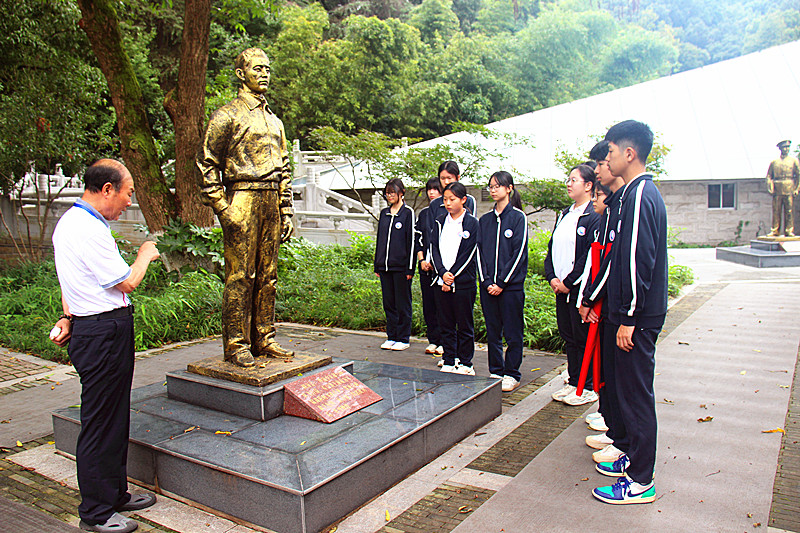 1790823206386549.jpg 玄武湖街道关工委联合开展烈士纪念日主题教育(6).jpg