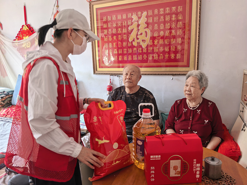 1791189572292265.jpg 平庄城区街道天山社区关工委:“暖心宝山?情满社区”双节系列活动照片4_副本.jpg