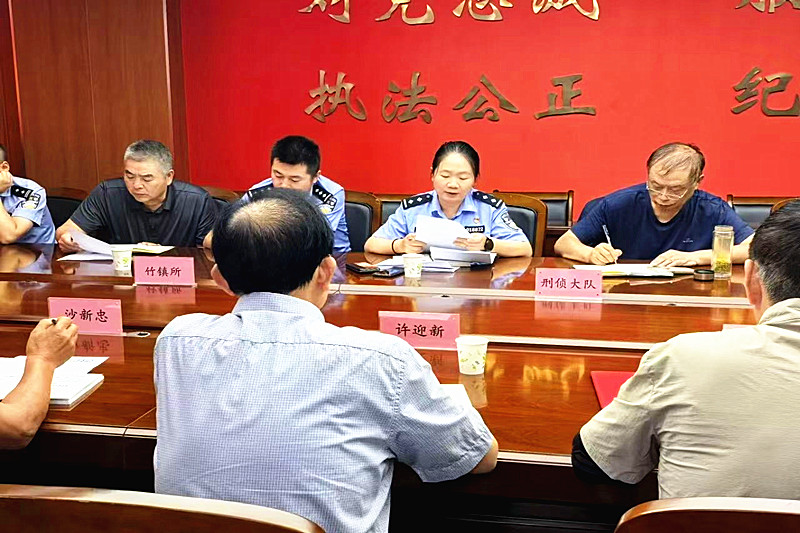 江苏省南京市六合区政法系统关工委召开“预防和减少青少年违法犯罪”工作座谈会(2).jpg