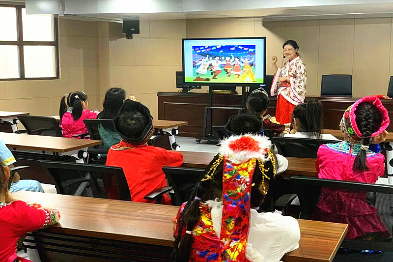江苏省南京市鼓楼区下关街道司法所关工站开展“以法润心，同心共铸”法治教育活动(1).jpg