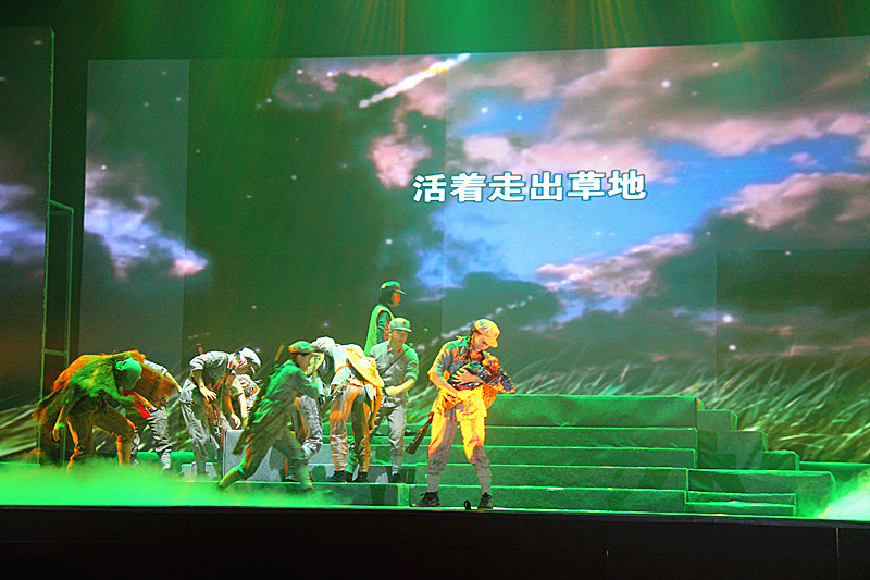 南京市公安局玄武分局“石城风采”警官艺术团走进31121部队演出(5).jpg