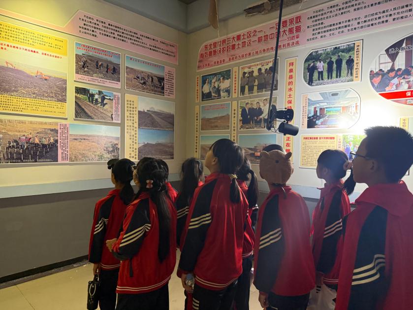 拜泉县文化小学关工领导小组开展博物馆研学实践活动1.jpg