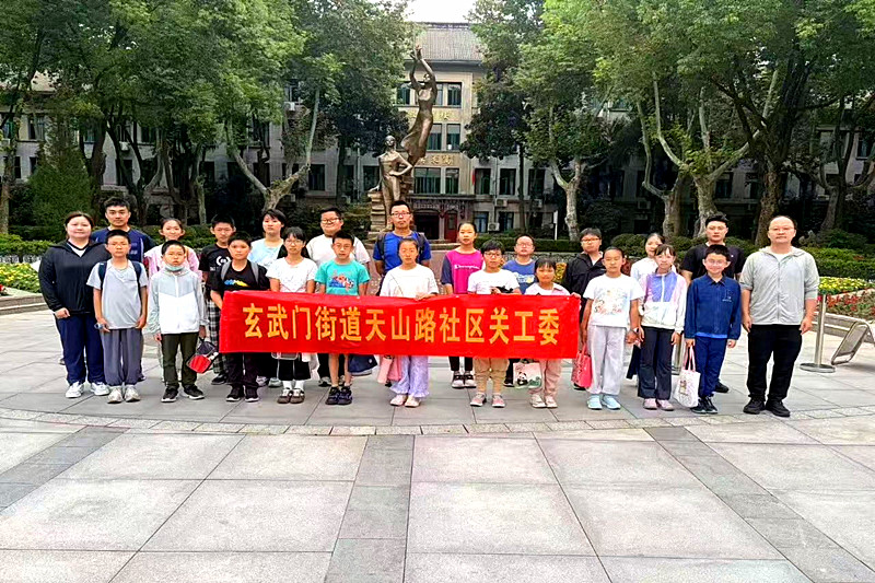 1791620623236298.jpg 江苏省南京市玄武区玄武门街道天山路社区关工委联合共同筹办乒乓球公益课堂(5).jpg