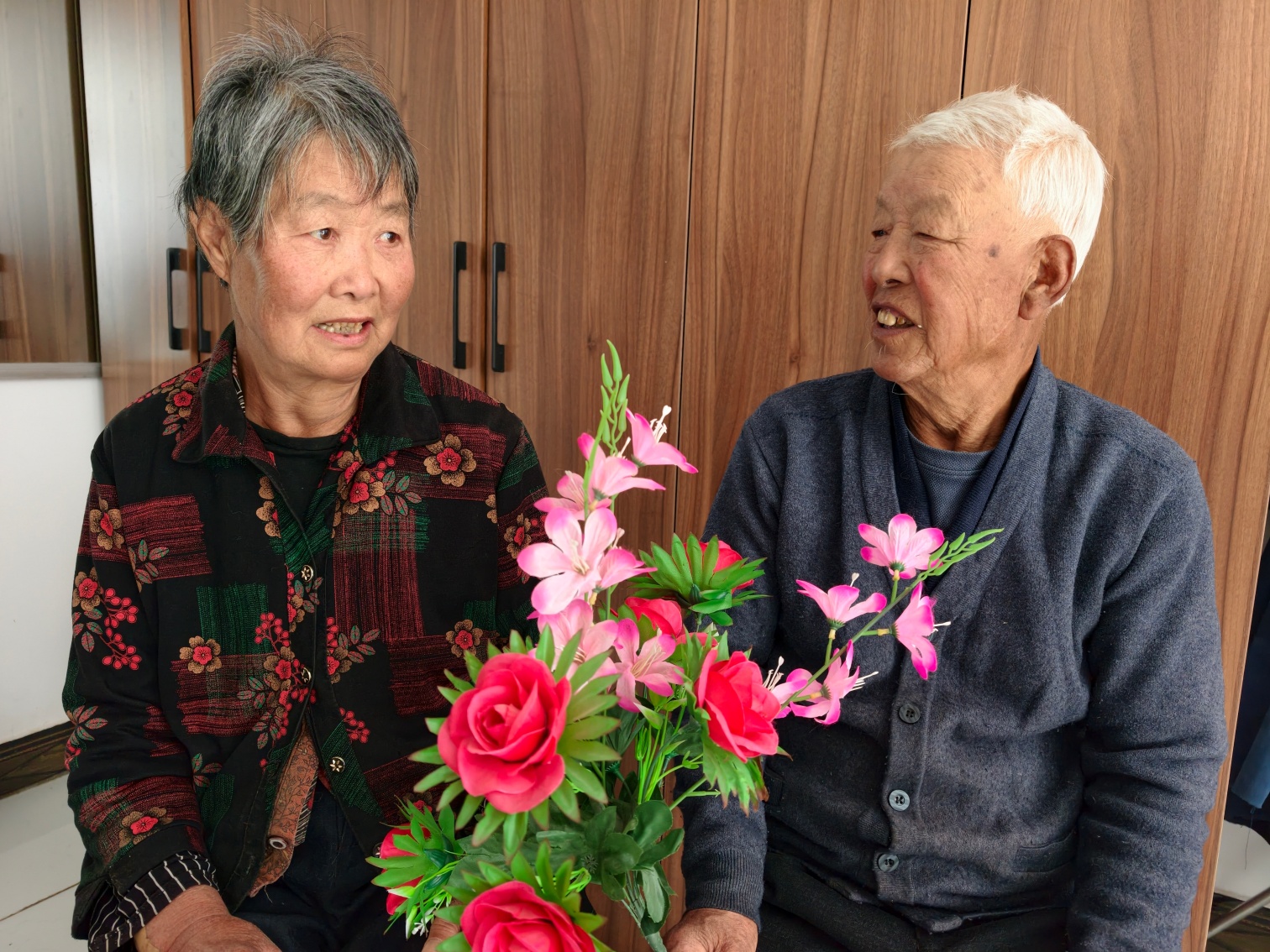 1792117294683298.jpg 马林街道林山社区关工委、草原兰哈达协会关工委“定格重阳温情,传承敬老美德”重阳节摄影活动照片5_副本.jpg