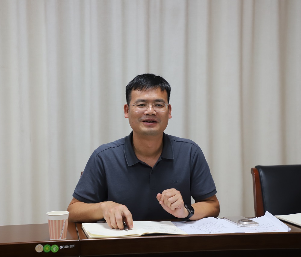 市委老干部局副局长、市关工委常务副主任韦慰举讲话2.jpg